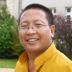 Geshe Gelek Jinpa in Shenten Dargye Ling, ca 2009, photo:
Christophe Moulin