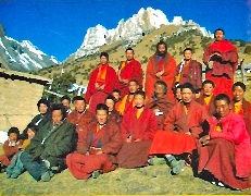 Shar Drol Dechen Yangwen Ling - group photo with 
Namkha Gyaltsen Rinpoche and Khenpo Tenzin Yeshe Rinpoche